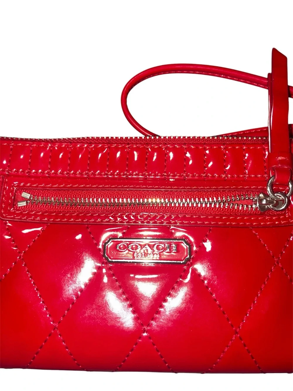 Coach Poppy Liquid Gloss quilted wristlet a vibrant red patent leather exterior - Picture 2 of 6